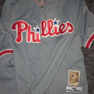 phillies jersey